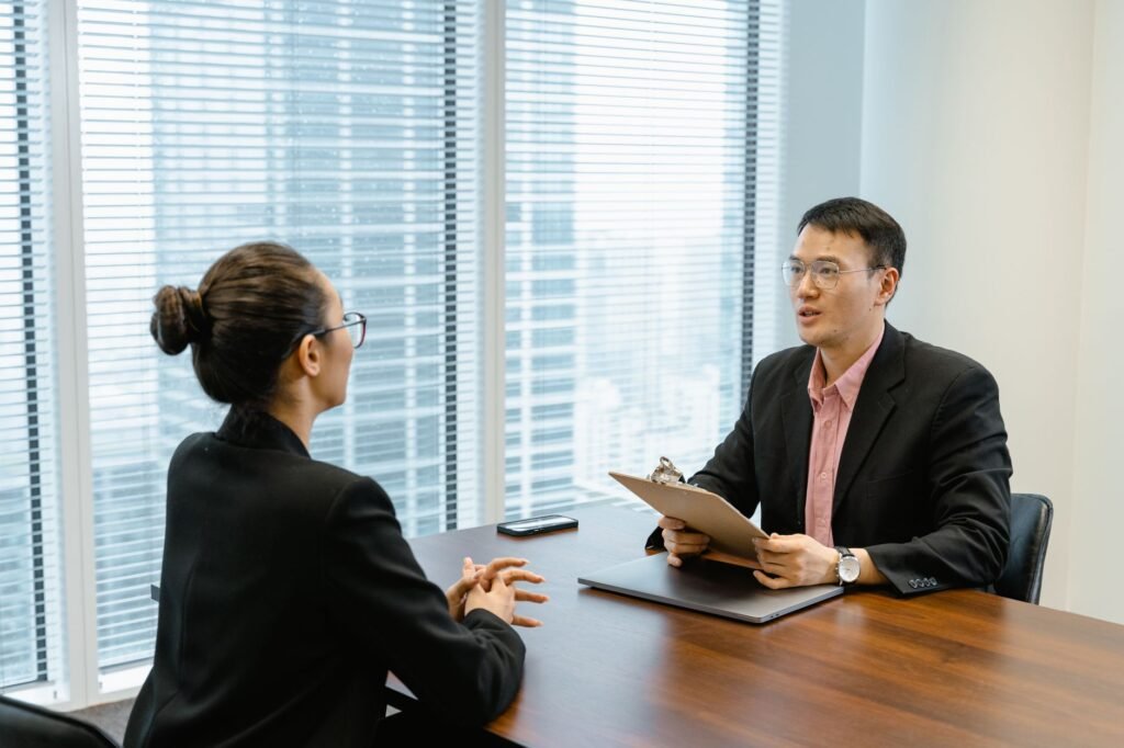 corporate recruitment process - Photo: MART PRODUCTION / Pexels