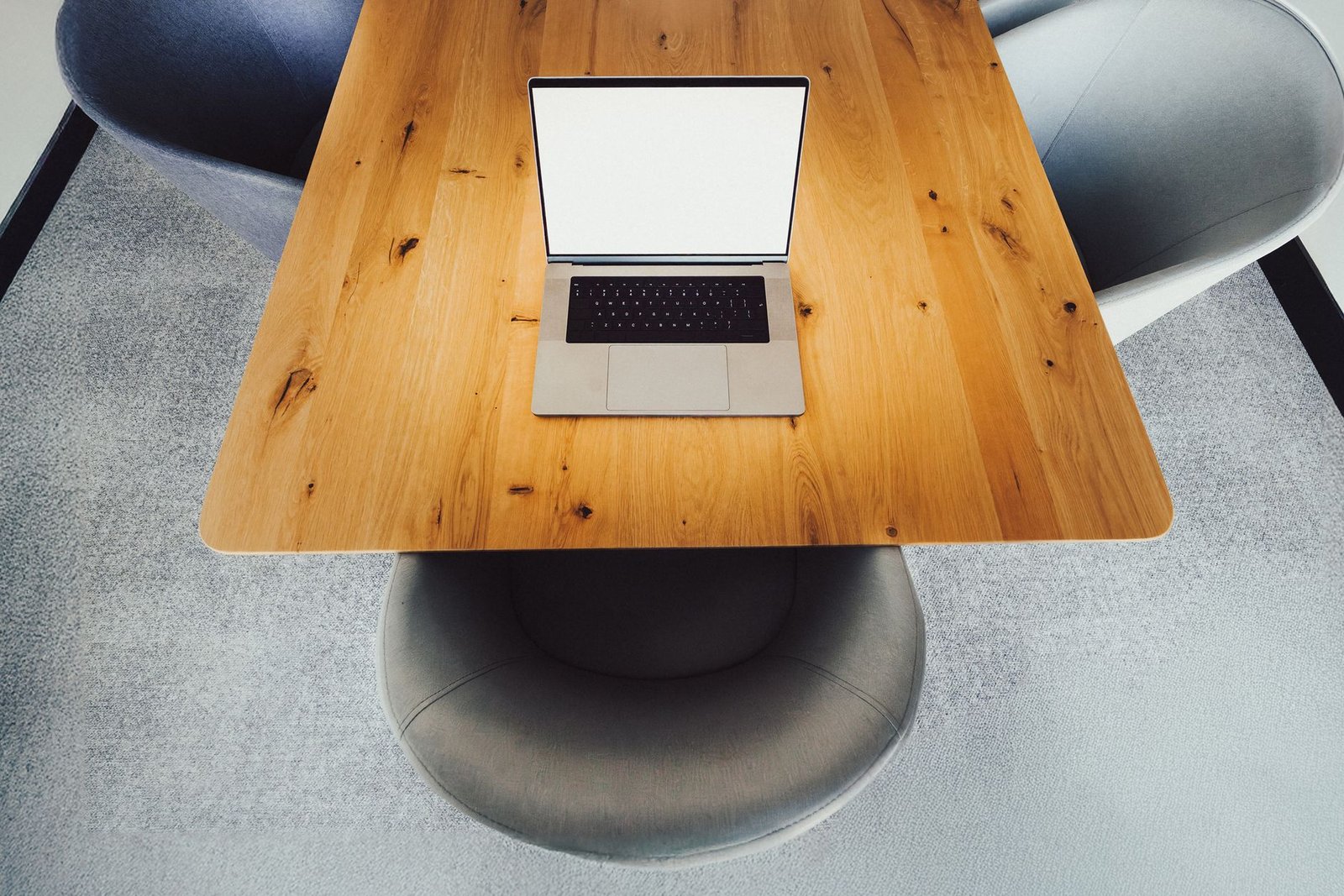 corporate onboarding process - Photo: Jakub Zerdzicki / Pexels